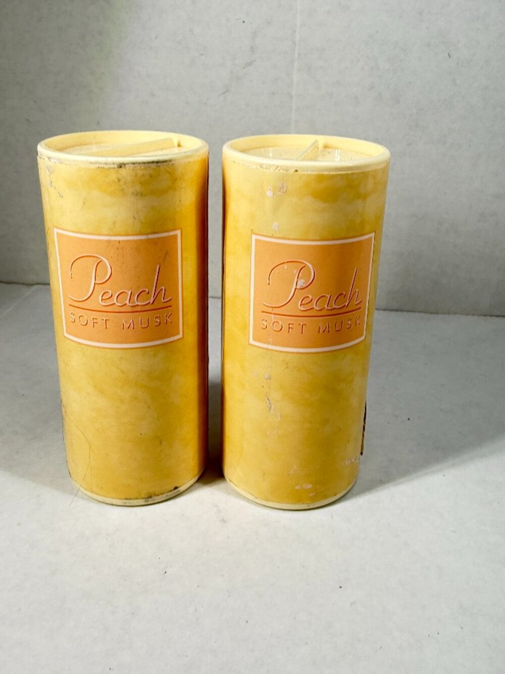 2p Avon Peach SOFT MUSK Women Talc Body Powder 2.6 oz Original Vintage 2000 Lot